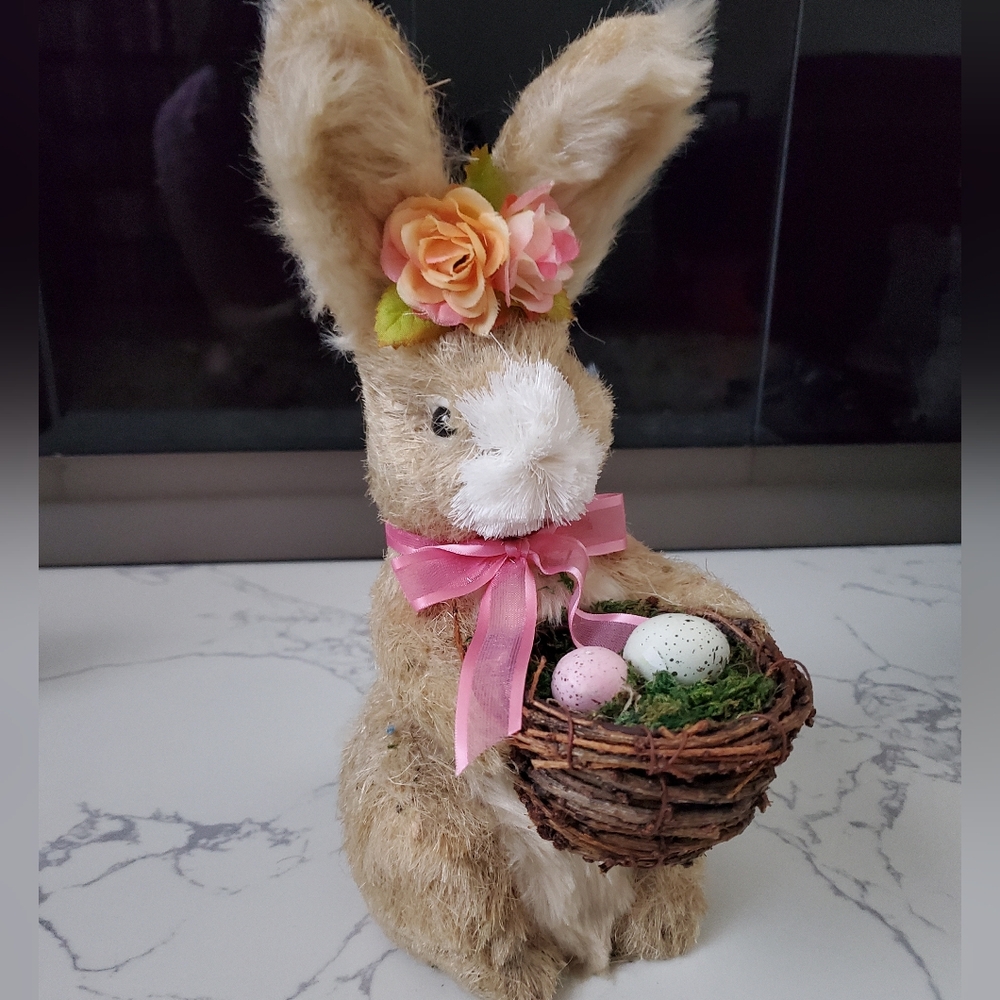 Easter bunny figure